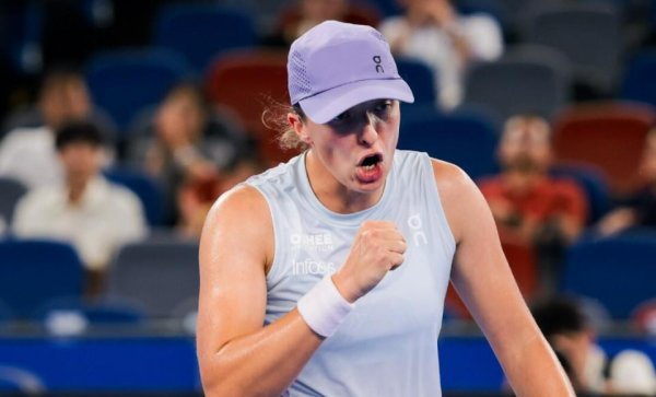 丰云股票 斯瓦泰克险胜本西奇！首进武网八强，生涯第25次跻身1000赛八强